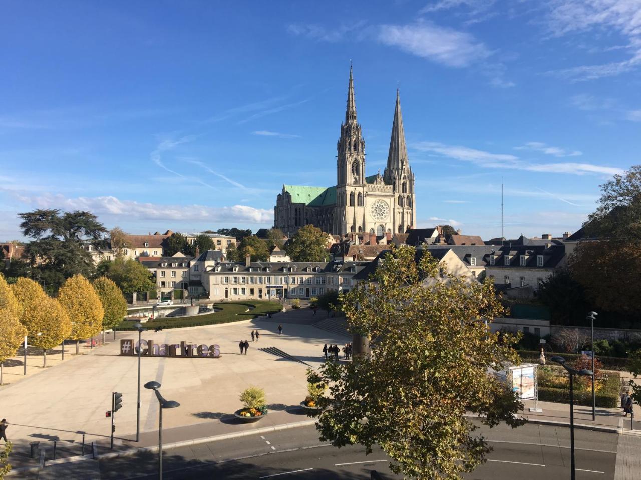Le Boeuf Couronne - Hotel & Restaurant Chartres- Logis Hotels Kültér fotó